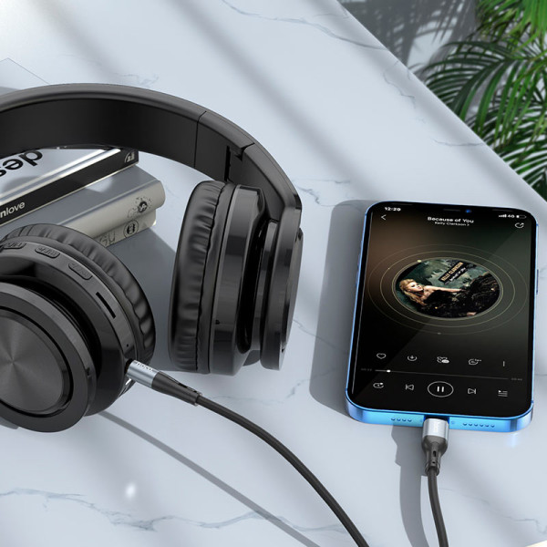 Cablu Hoco UPA 22 Audio AUX 3.5mm to Lightning (1m) [Black]