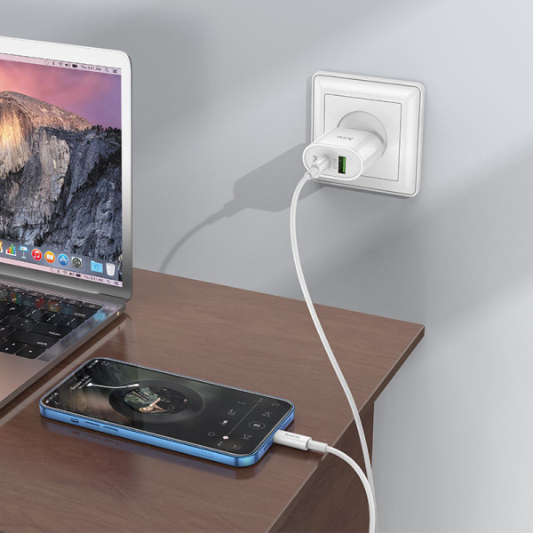 Incarcator de retea Hoco C95A Lineal (PD20W+QC3.0) + Cablu Type-C to Lightning  [White]